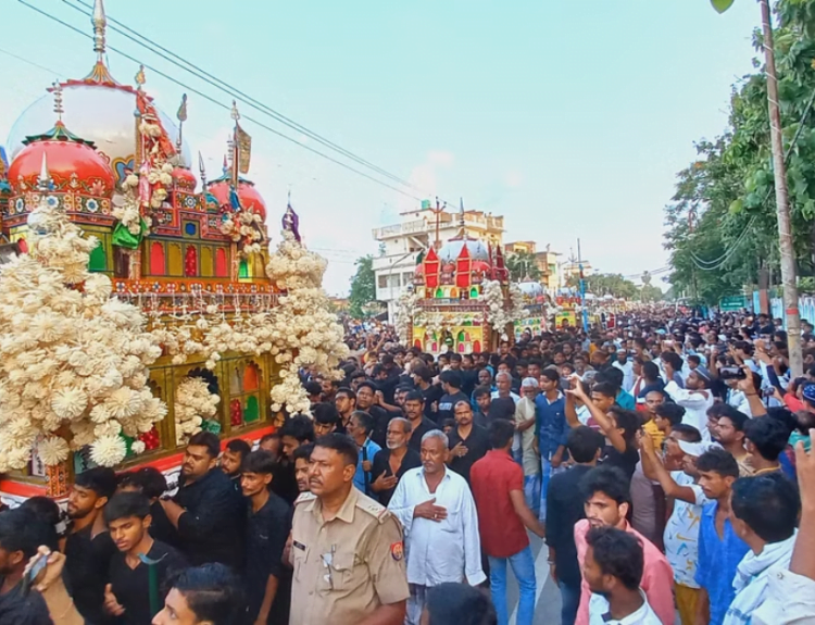 आज हमारा इमाम जुदा हो गया की सदाओं के बीच किया मातम