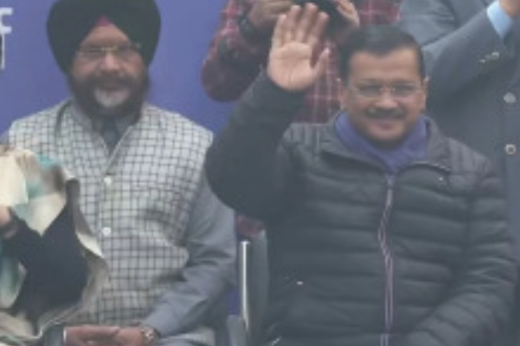 दिल्ली के बुजुर्गों के लिए केजरीवाल की संजीवनी स्कीम, 60 साल से ज्यादा उम्र के सभी नागरिकों का मुफ्त होगा इलाज